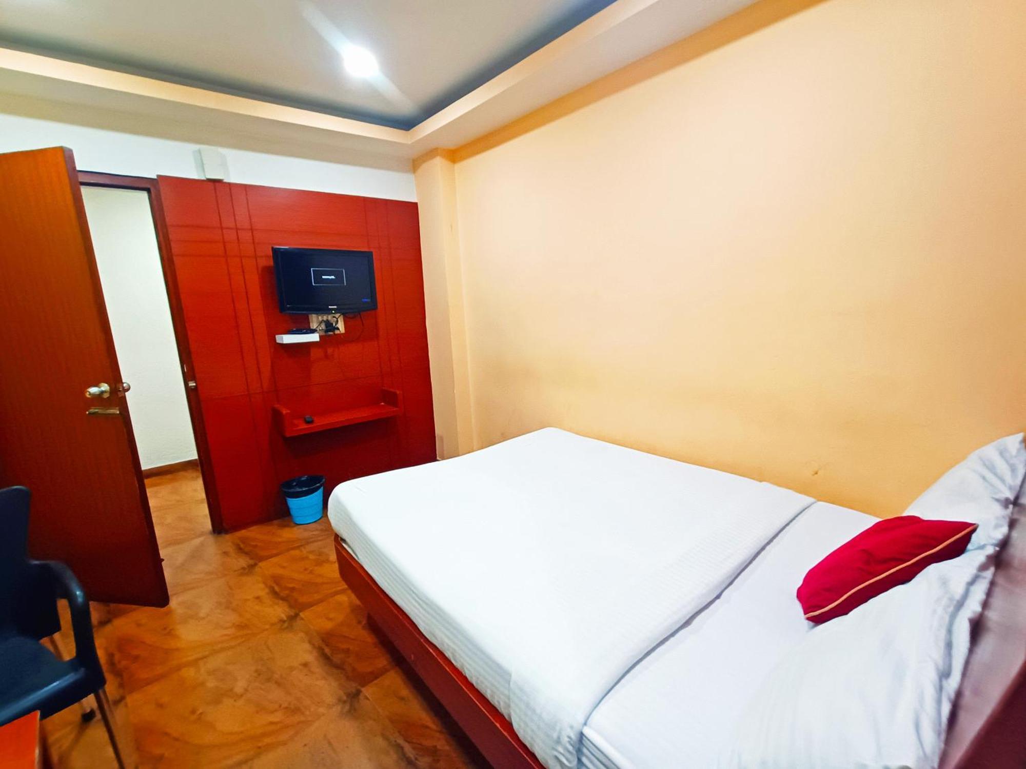 Pavithra Paradise Hotel บังกาลอร์ ภายนอก รูปภาพ